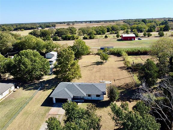 2nd image of 19903 Prairieview Rd