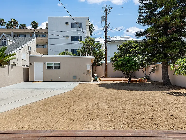 524 N Edinburgh Ave — Photo 10