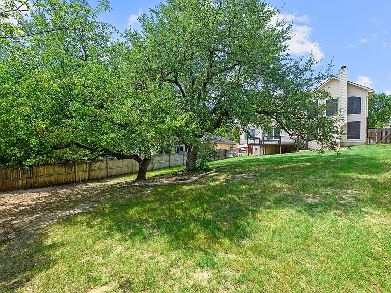 11905 Lake Stone Dr — Photo 39