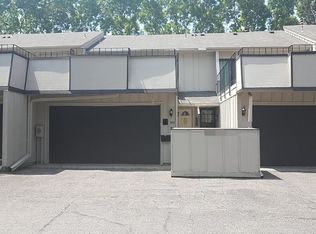 5841 Lake Curve Ln, Brooklyn Center, MN 55429