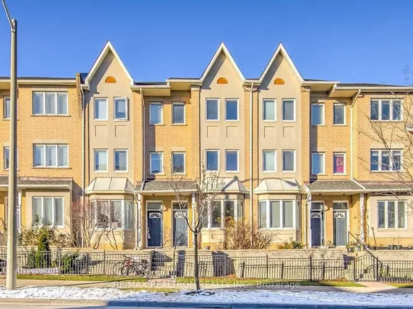 28 Rosebank Dr #612, Toronto, ON M1B 5Z1