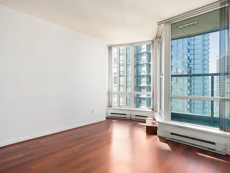 1166 Melville St #2102 — Photo 2