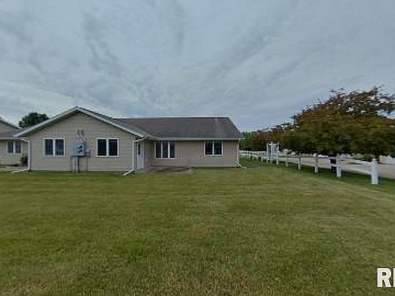 3rd image of 300 Scotch Pine Dr