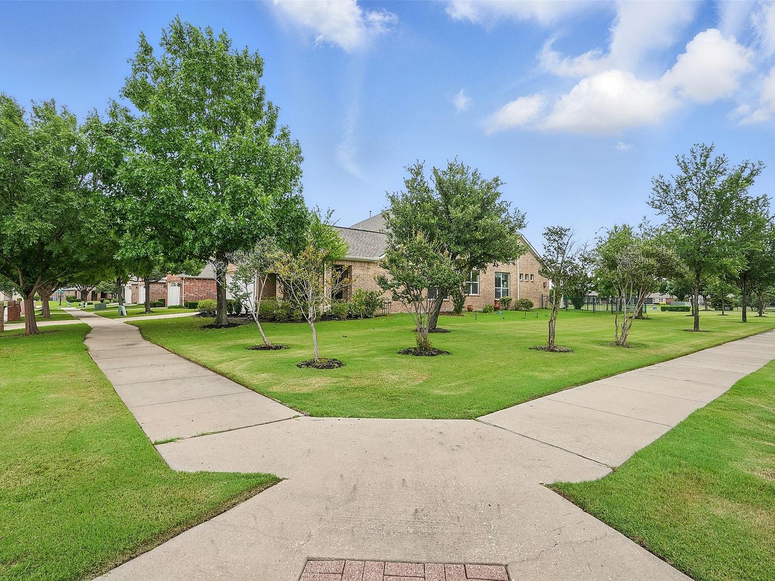 7318 Spruce Creek Ln