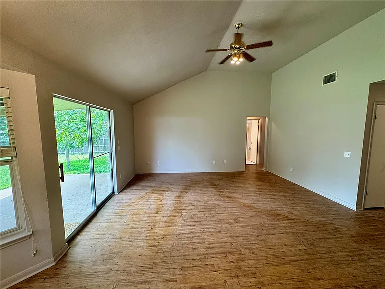 1806 Dublin Dr — Photo 8