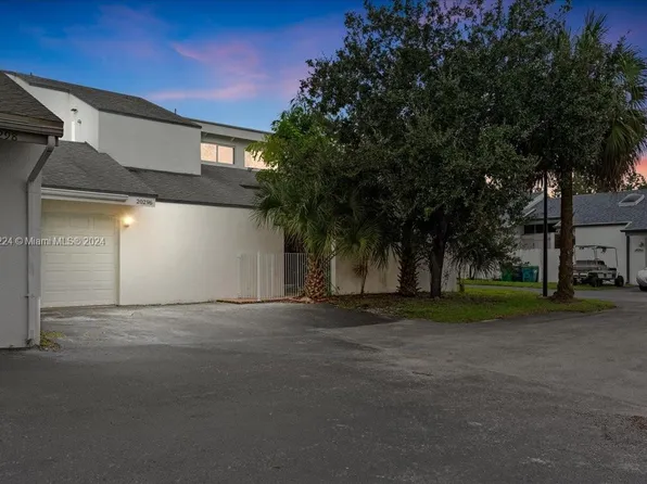 20296 SW 85th Ave, Cutler Bay, FL 33189