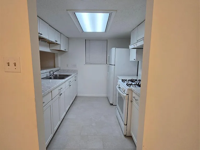 506 Corvette Ln — Photo 7