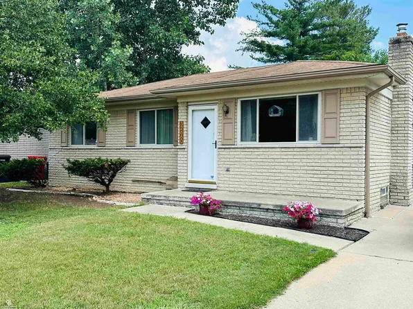 32660 Haggerty Dr, Roseville, MI 48066