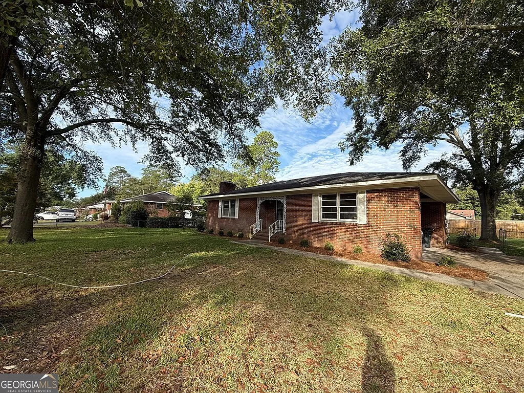 4 bed, 3.0 bath, 2152 sqft, $2,100 — Photo 3