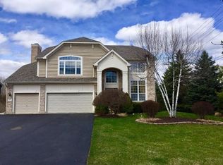 4 River Oaks Cir W, Buffalo Grove, IL 60089