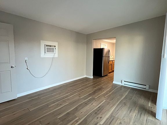 4th image of 243 N Emerson Ave #C