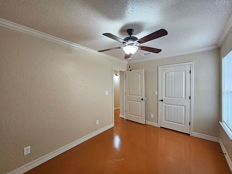 803 Leifester Cir #B — Photo 13