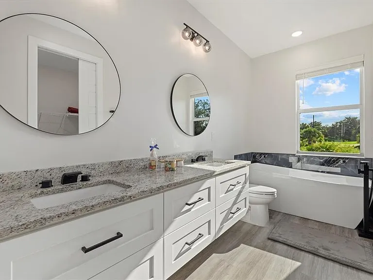 2938 Jason St — Photo 18
