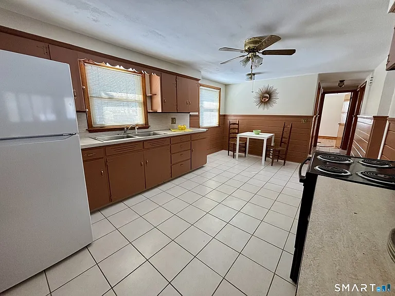 148 Edgewood Dr — Photo 4