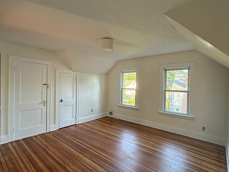 905-907 Corbin Ave #3 — Photo 12