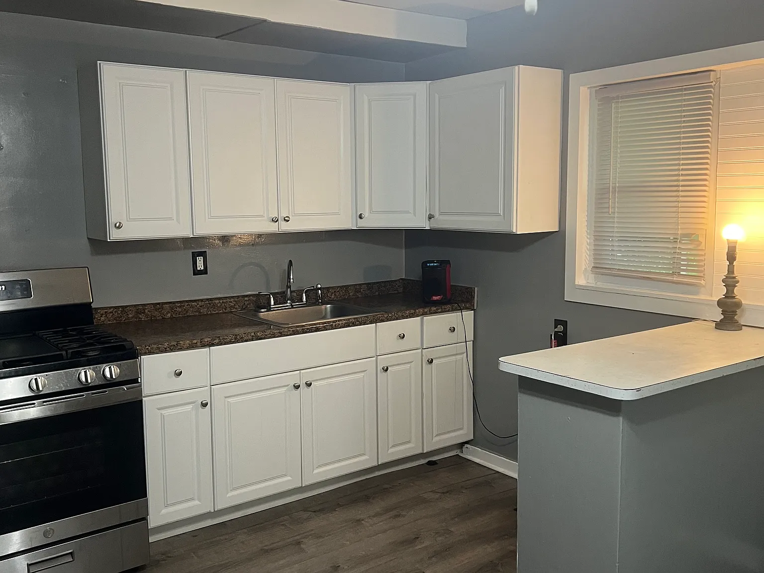 2 bed, $895 — Photo 2