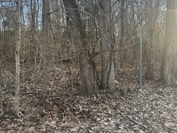 708 Peachers Dr, Clarksville, TN 37042