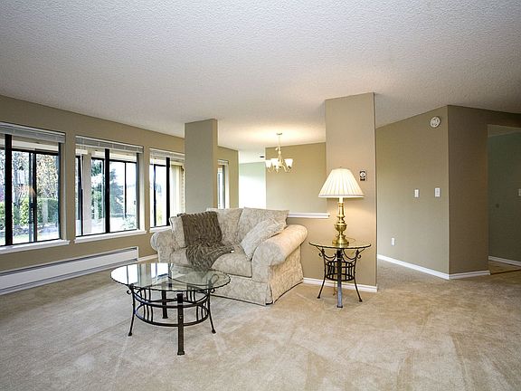 3rd image of 23405 Lakeview Dr APT H105
