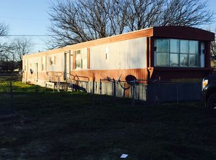 904 S Park Ave, Iowa Park, TX 76367