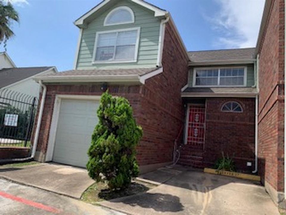 1st image of 37 E Park West Dr
