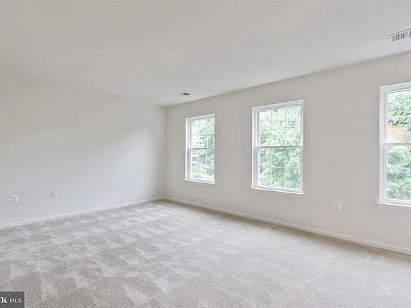 2nd image of 3915 Collis Oak Ct