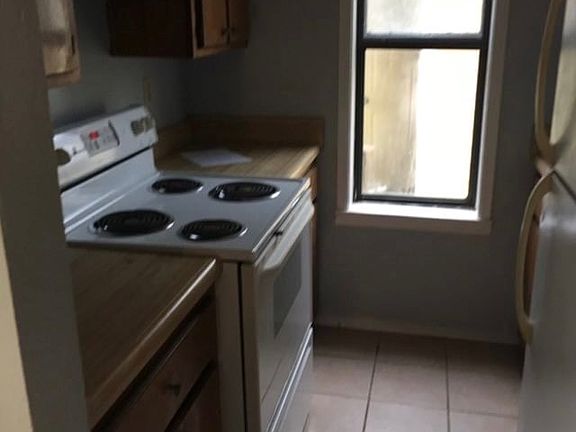 5th image of 328 Chard Ct