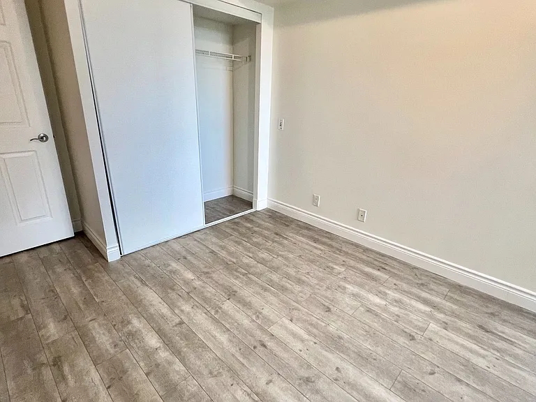 78 Harrison Garden Blvd #914 — Photo 7