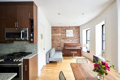 38 Stuyvesant St #4 Photo 1