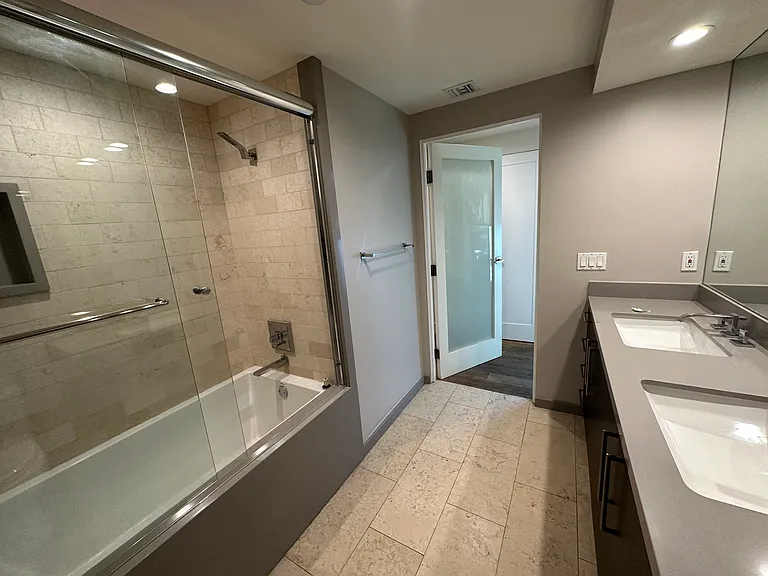 1666 Greenfield Ave #102 — Photo 15