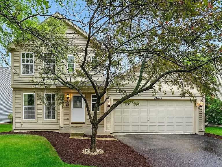 20927 W Ardmore Cir — Photo 1