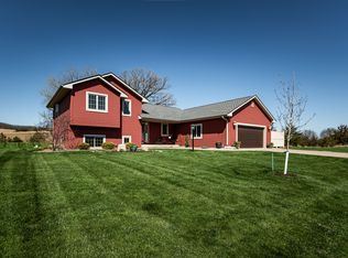 N3077 Crystal Ln, La Crosse, WI 54601