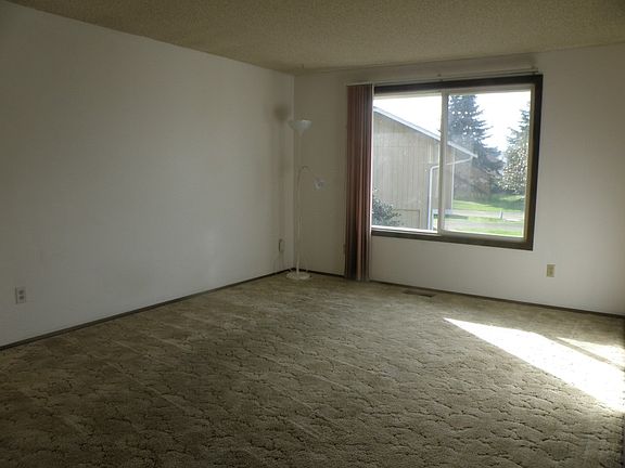 5th image of 2446 17th Dr SE