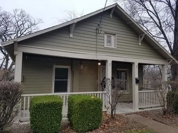 713 Pine St, Hannibal, MO 63401