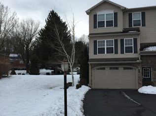 126 Old Schoolhouse Ln, Mechanicsburg, PA