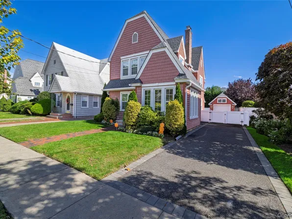 129 Southard Avenue, Rockville Centre, NY 11570