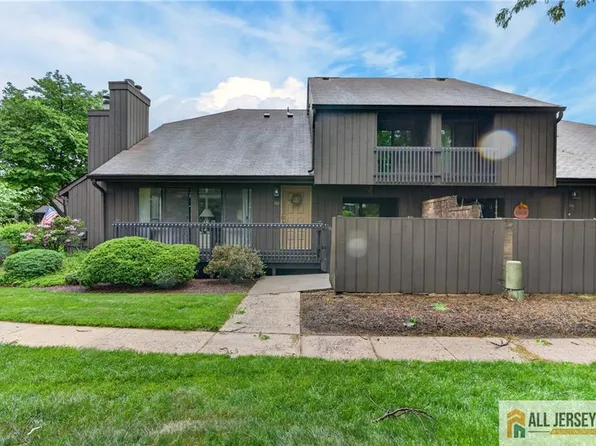 108 Westgate Dr, Edison, NJ 08820