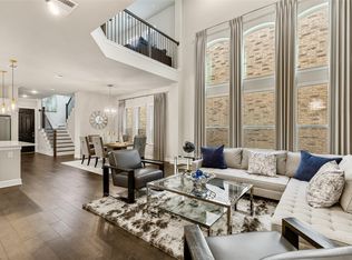 616 Courtyard Ln, Irving, TX 75039