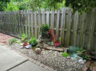 301 Riverdale Dr APT 4, Rocky River, OH