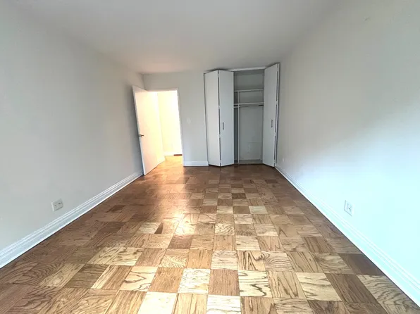 400 East 71st Street image 7 of 12