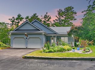 1327 River Rd E, Wasaga Beach, ON L9Z2R7