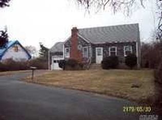 130 Awixa Ave, Bay Shore, NY 11706