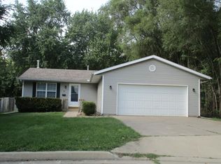 98 W Poplar St, Normal, IL 61761
