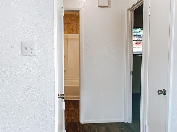 5th image of 919 Cody Ct