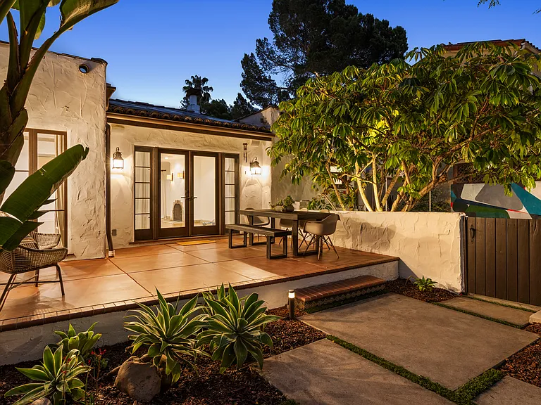 1169 S Sierra Bonita Ave — Photo 7