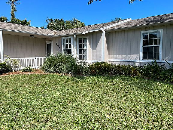 3rd image of 3313 Sabal Palm Dr