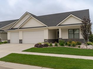 2732 Bentley Dr SW, Rochester, MN 55902