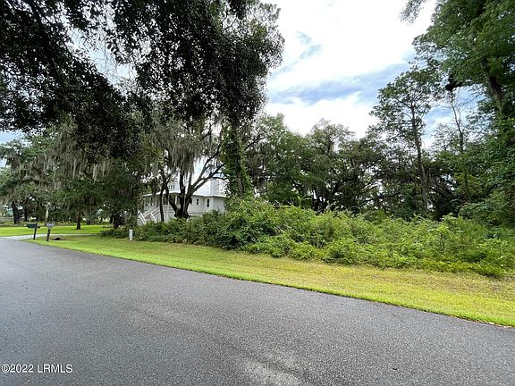 2nd image of 11 Bermuda Pointe Cir
