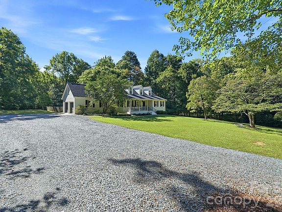 3rd image of 908 Chambwood Rd