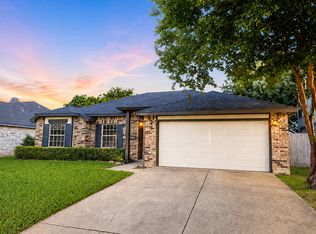 1026 Silver Spruce Dr, Arlington, TX 76001