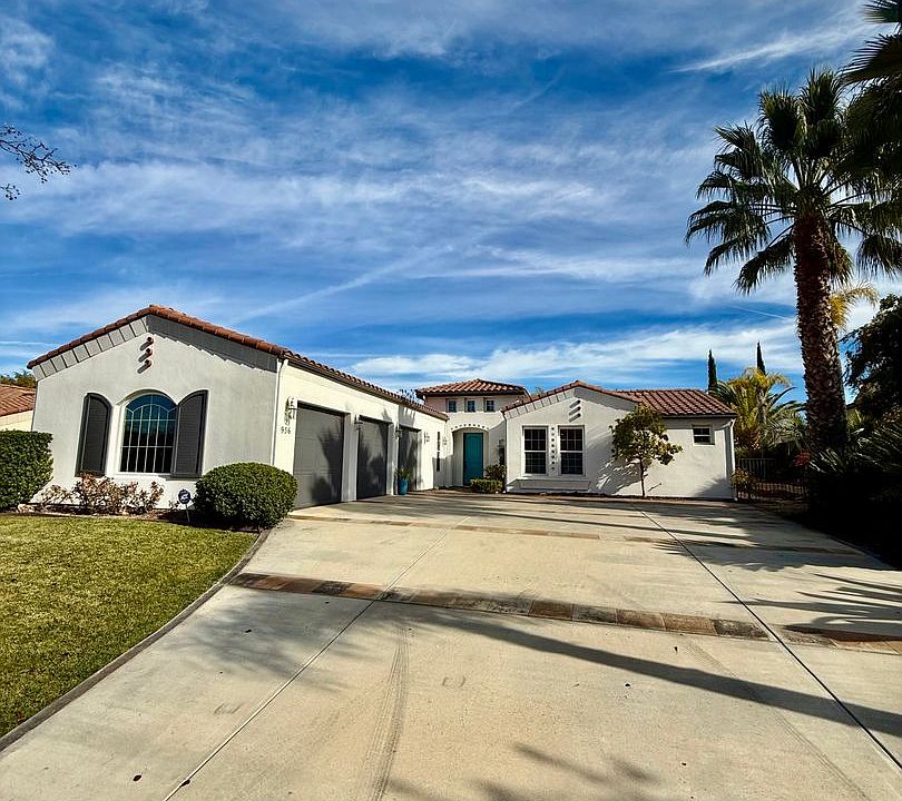 1st image of 936 Salida Del Sol Dr